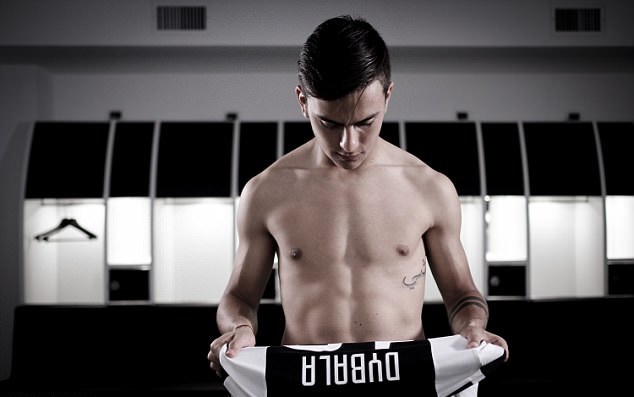 Dybala siêu ngầu ngày tiếp quản áo số 10 của Juventus - Bóng Đá