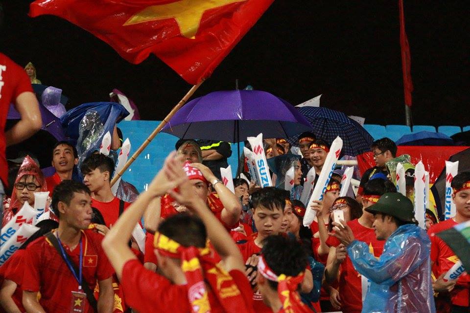 TRỰC TIẾP: Việt Nam vs Campuchia: Công Phượng, Xuân Trường đá chính - Bóng Đá
