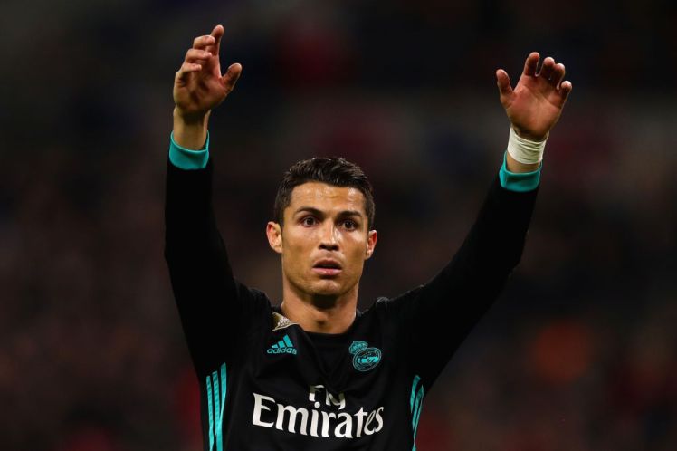 Ronaldo không muốn gia hạn hợp đồng với Real Madrid - Bóng Đá