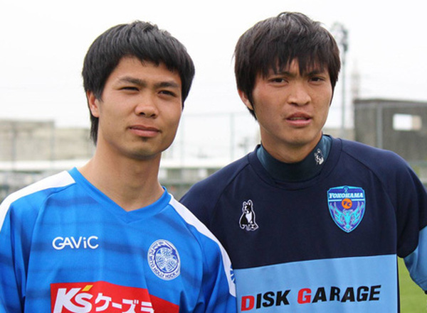 Công Phượng (trái) và Tuấn Anh  (phải) không có dịp đối đầu nhau trên đất Nhật. Ảnh: J-League.