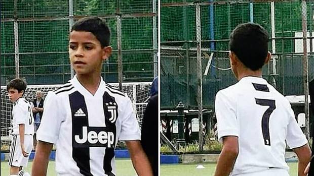 Con trai Ronaldo lập pocker trong ngày ra mắt Juventus - Bóng Đá