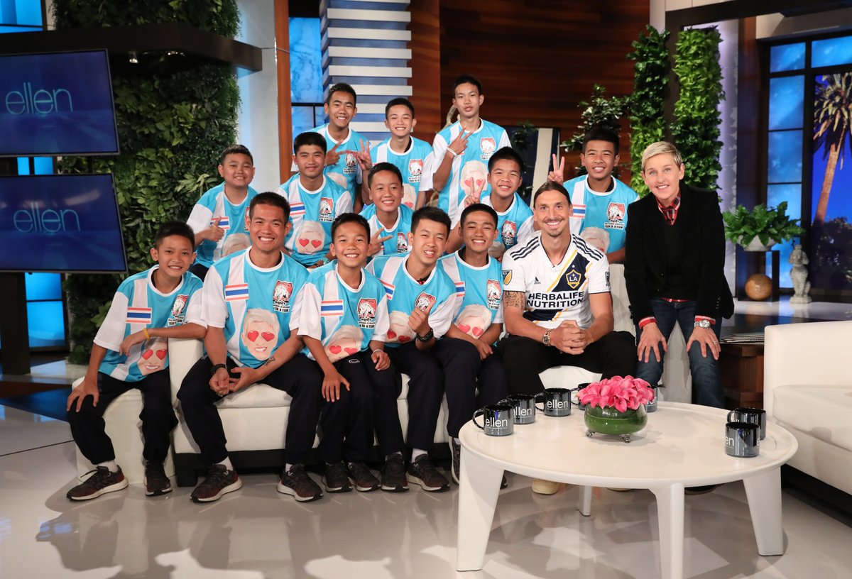 Ibrahimovic gặp đội bóng nhí nhí Thái Lan trên truyền hình Mỹ - Bóng Đá