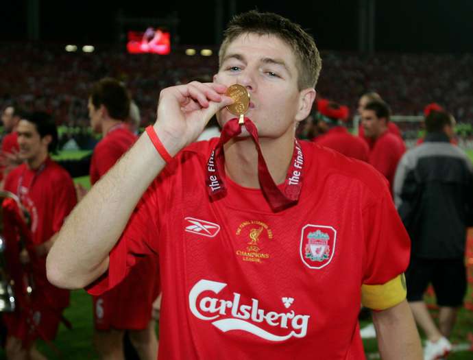 Steven Gerrard kể lại trải nghiệm khoác áo Manchester United - Bóng Đá