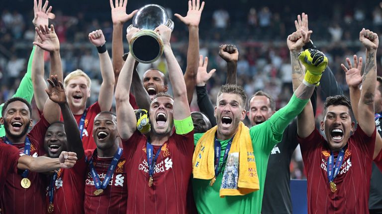 Awesome – Adrian wins first trophy of his professional career in his first start for Liverpool - Bóng Đá