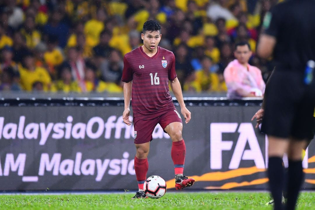 Tiền vệ Thái Lan khẳng định không mất tự tin sau trận thua Malaysia - Bóng Đá