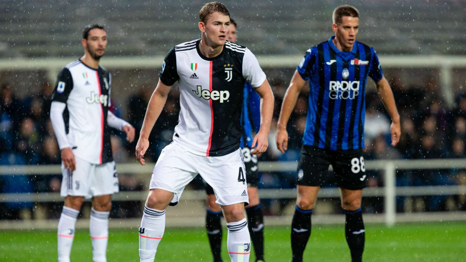 Juventus, De Ligt stronger than the pain: he played with a subluxation in the shoulder - Bóng Đá
