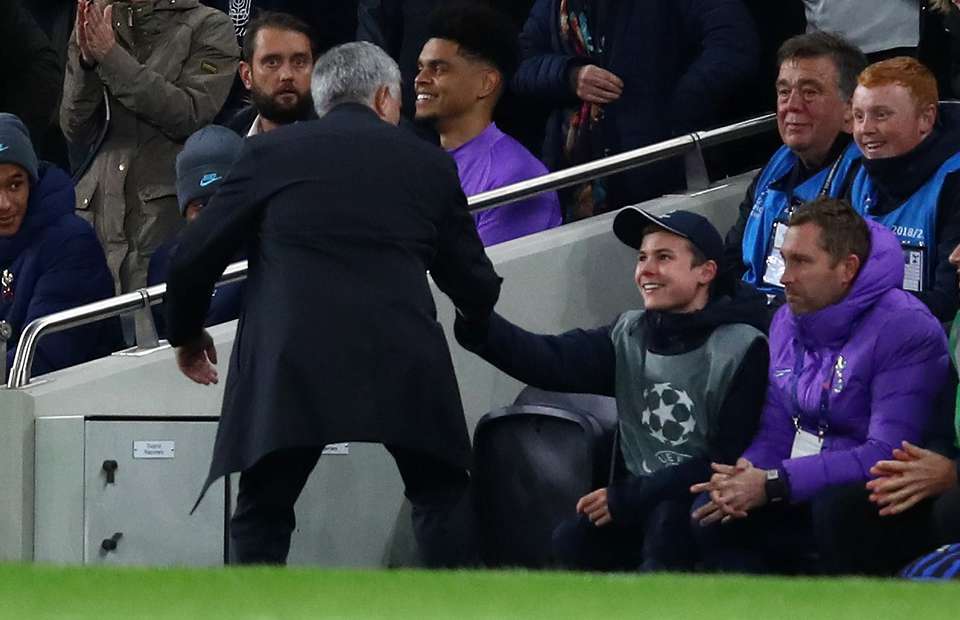 Jose Mourinho confirms ballboy from Spurs vs Olympiacos will have lunch with the squad - Bóng Đá
