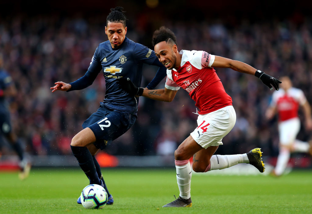 Huyền thoại giục Arsenal mua 'siêu trung vệ' giá rẻ của M.U