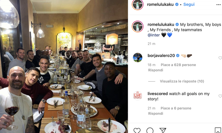 Inter, the whole team out for dinner: there is also Moses in the PHOTO of Lukaku - Bóng Đá