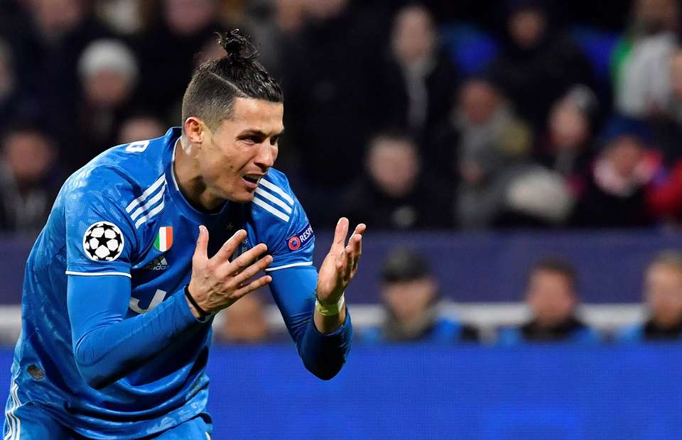 Cristiano Ronaldo has failed to score in 38 consecutive free-kicks for Juventus - Bóng Đá
