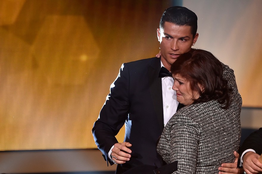 Ronaldo, the mother: 'Cristiano is the pride of my life. We lived in a straw house ... ' - Bóng Đá