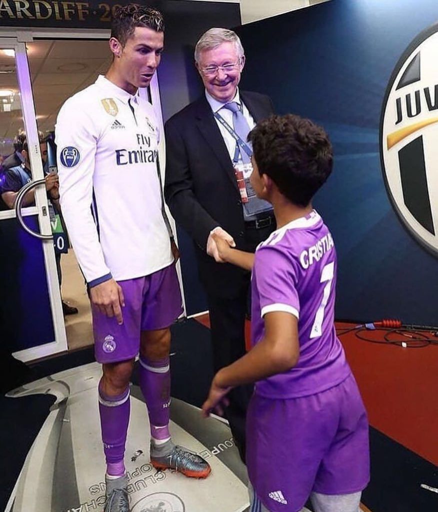 Những tình huống Sir Alex và Ronaldo thể hiện tình cảm như cha con - Bóng Đá