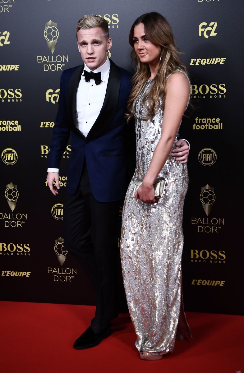Donny van de Beek dates Dennis Bergkamp’s daughter Estelle after he was spotted aged 10 by Arsenal icon - Bóng Đá
