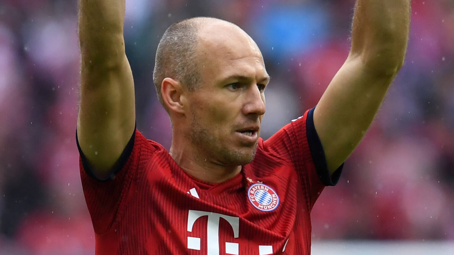 Bayern Munich, the coronavirus convinces Robben to return to training with the club - Bóng Đá