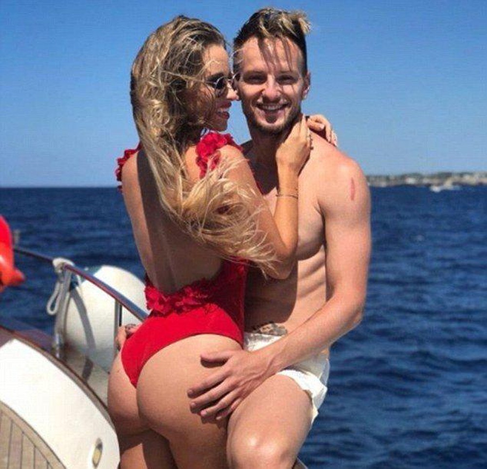 Rakitic, marks the wedding anniversary. His Raquel: 