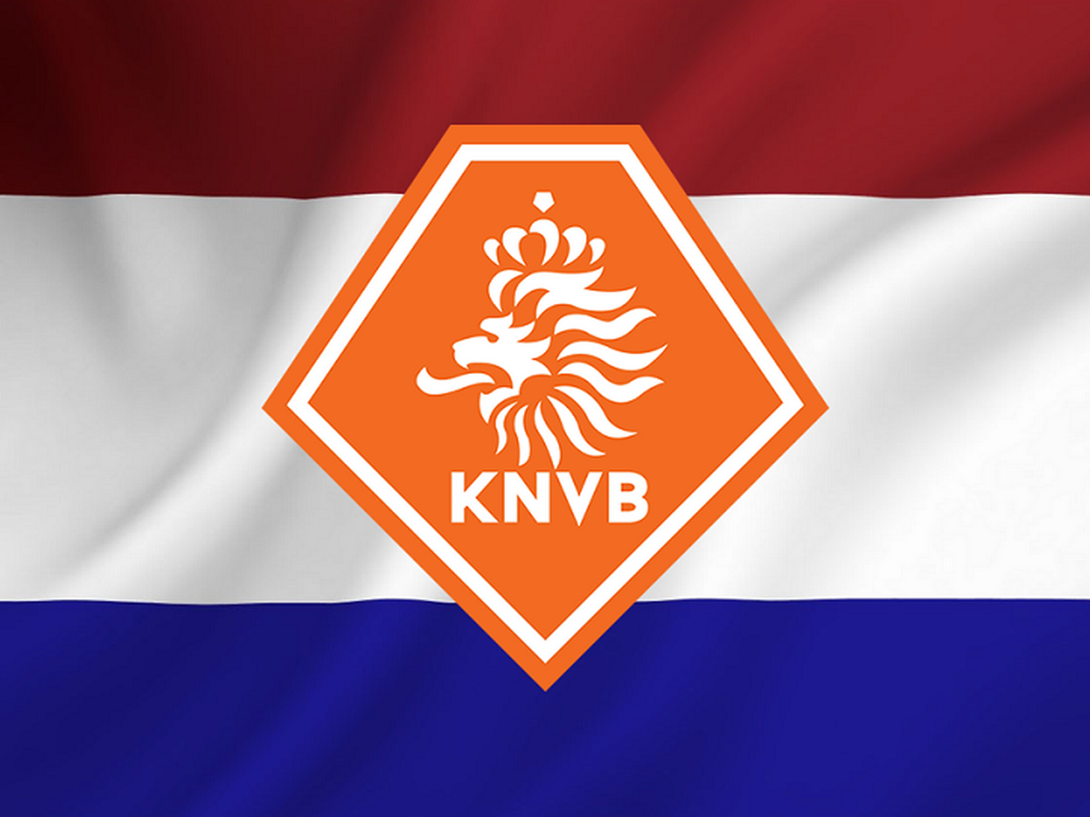 'Đây là quyết định đáng xấu hổ nhất lịch sử bóng đá Hà Lan' - Bóng Đá