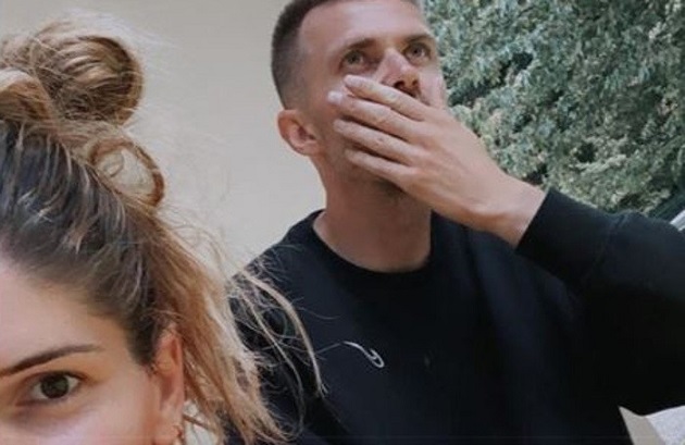 Ilicic responds with telling photo to rumors about cheating on woman - Bóng Đá