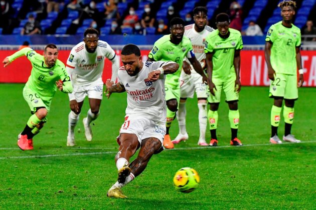 Depay hat-trick - Bóng Đá