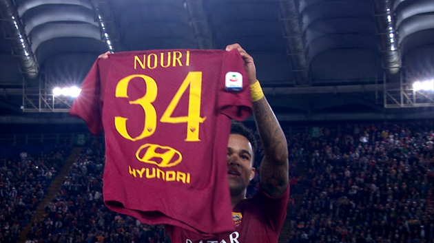 6 đồng đội chọn áo 34 vì Nouri - Bóng Đá
