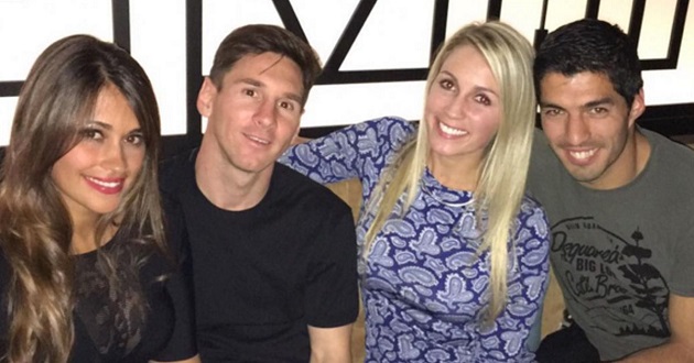 Messi's wife greets Luis Suarez's partner: 
