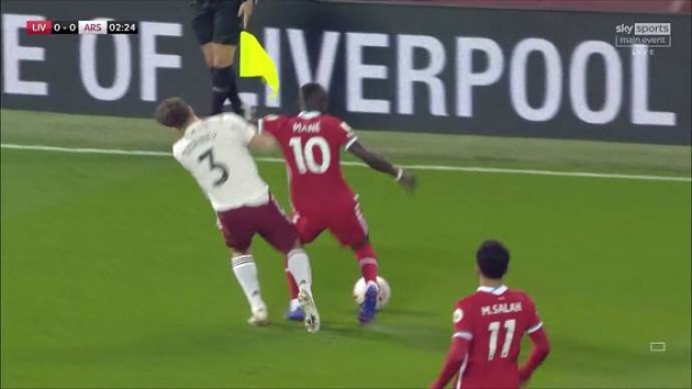 Liverpool v Arsenal: Sadio Mane ‘lucky’ to avoid straight red card early in match - Bóng Đá