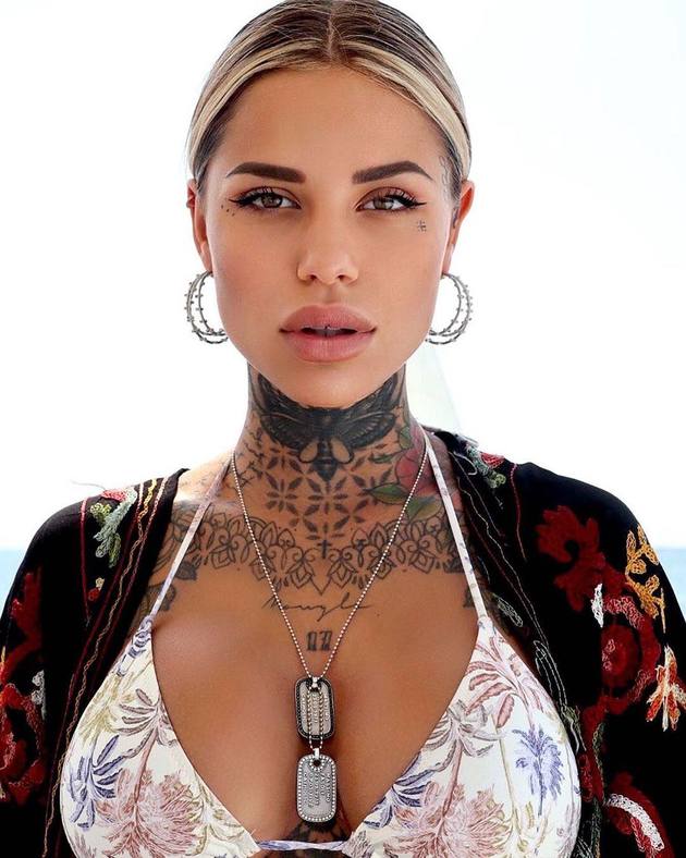 AC Milan star Theo Hernandez dating stunning tattoo model Zoe ‘The Tigress of Verona’ Cristofoli - Bóng Đá