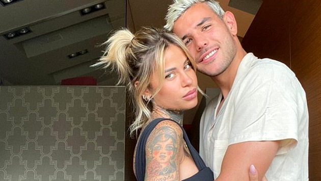 AC Milan star Theo Hernandez dating stunning tattoo model Zoe ‘The Tigress of Verona’ Cristofoli - Bóng Đá