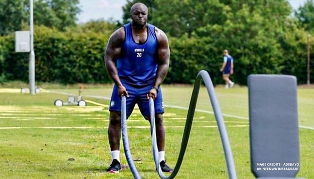From football to WWE: Akinfenwa bomber deals with Vince McMahon - Bóng Đá