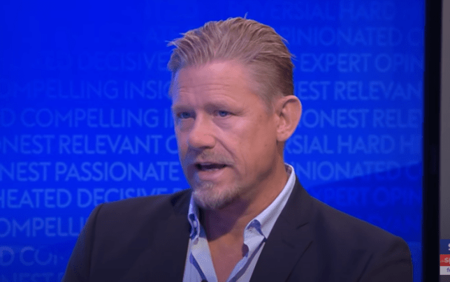 Peter Schmeichel names Manchester United’s five ‘leaders’ after Arsenal defeat   Read more: https://metro.co.uk/2020/11/02/peter-schmeichel-names-manchester-united-five-leaders-arsenal-defeat-premier-league-13519153/?ito=newsnow-feed?ito=cbshare  Twitter: https://twitter.com/MetroUK | Facebook: https://www.facebook.com/MetroUK/ - Bóng Đá