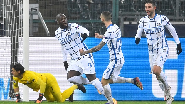 Cận cảnh pha bỏ lỡ khó tin của Ashley Young khiến Inter suýt ôm hận - Bóng Đá