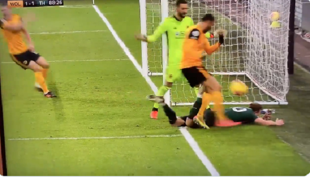 Wolves 1-1 Tottenham: Harry Kane slammed for shocking dive in the final minutes of the game - Bóng Đá