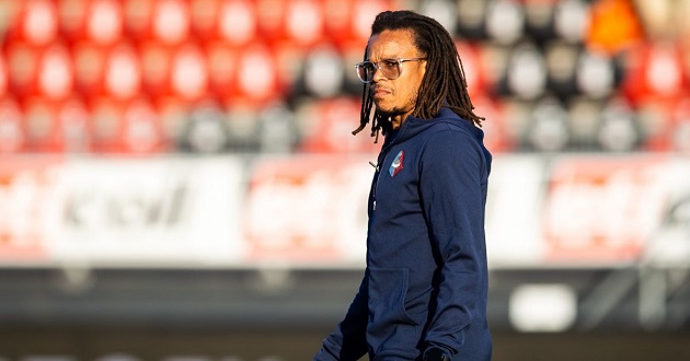 Edgar Davids sent off with a red card on his debut in Portugal - Bóng Đá