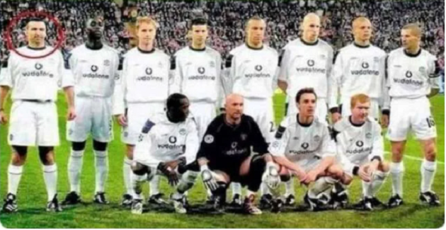 Manchester United: When prankster blagged his way into team photo before Bayern Munich clash - Bóng Đá