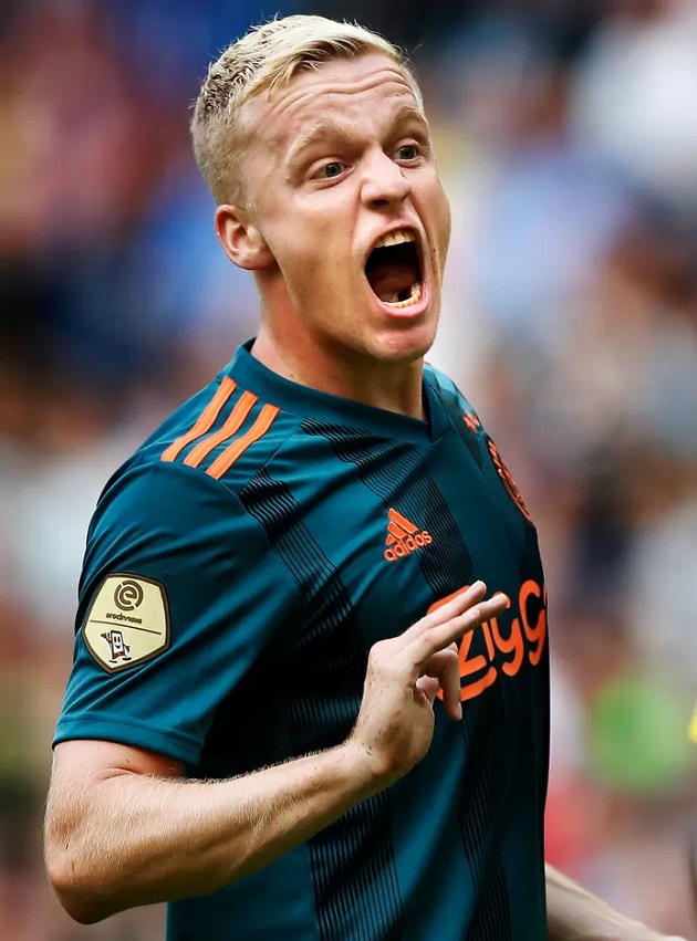 The 'big waffel' by Donny van de Beek - Bóng Đá