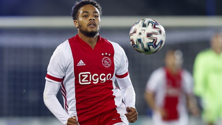 Devyne Rensch: Ajax's latest teenage star ensuring Dest isn't missed - Bóng Đá
