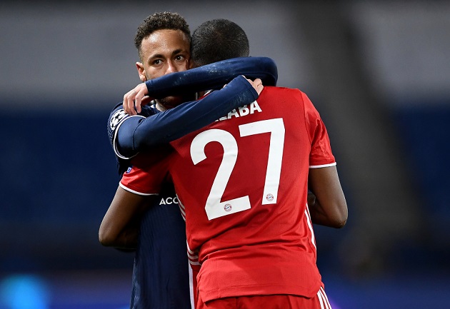 ROLES REVERSED Neymar consoles David Alaba  - Bóng Đá