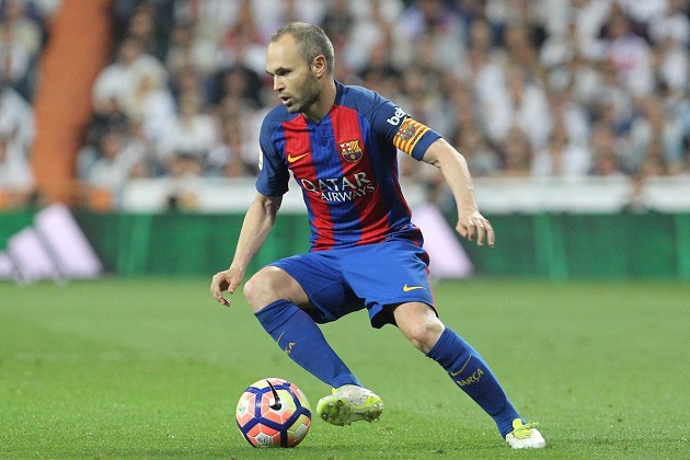 Ex-Barcelona star Iniesta signs two-year contract extension at Vissel Kobe - Bóng Đá