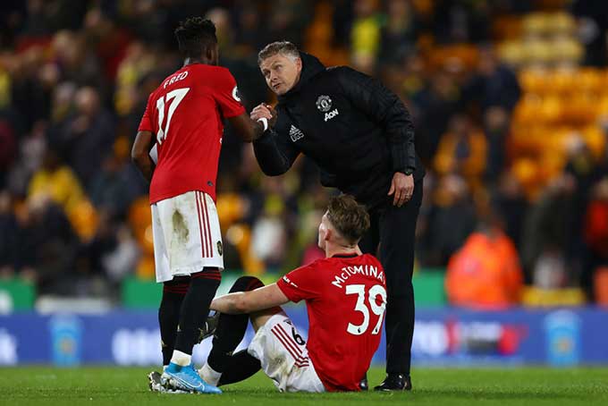 Ảnh bài viết Solskjaer toát mồ hôi hột vì cặp bài trùng khu trung tuyến