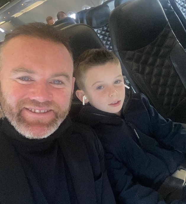 Wayne Rooney and son Kai fly to Poland for Manchester United Europa League final - Bóng Đá