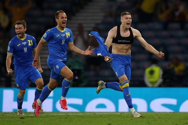 Chấm điểm Thụy Điển 1-2 Ukraine: Lindelof mắc lỗi lớn; Sao Man City xuất sắc nhất trận - Bóng Đá