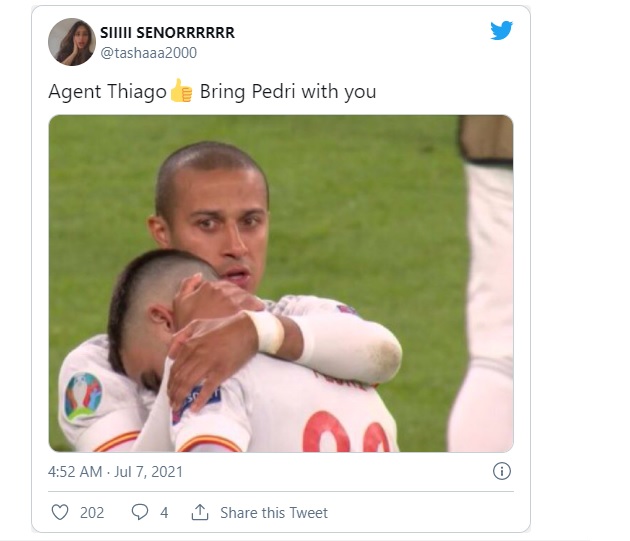 What Liverpool star Thiago Alcantara did on the pitch after Spain Euro 2020 penalties exit - Bóng Đá