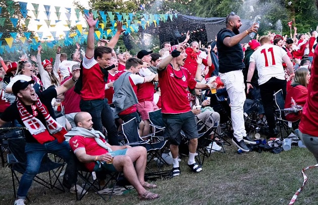 Pain for the Danes: Fans are left crying in Copenhagen as their side’s battling Euro 2020 run is ended by England - Bóng Đá