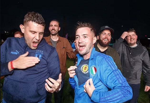 At least SOME Brits are happy! ‘Italian Jock’ Scottish fans rejoice in the rain after the Auld Enemy were defeated on penalties - Bóng Đá