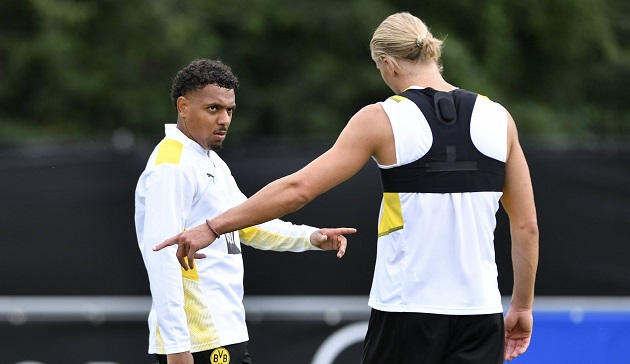 Malen is already training at Borussia Dortmund despite the fact that the transfer is not yet complete - Bóng Đá