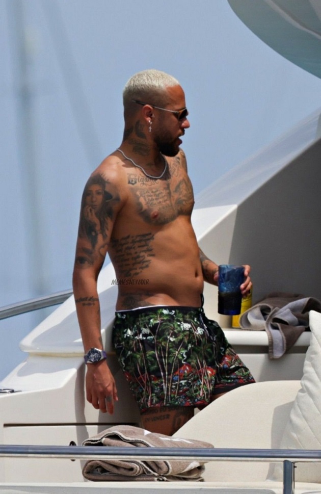 Neymar seems to have gained a lot of weight: new holiday photos are popping up - Bóng Đá