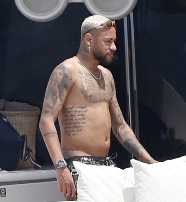 Neymar seems to have gained a lot of weight: new holiday photos are popping up - Bóng Đá