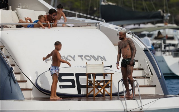 Neymar seems to have gained a lot of weight: new holiday photos are popping up - Bóng Đá