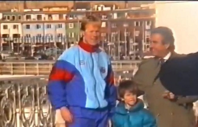 Gerard Piqué revealed his first meeting with Ronald Koeman at the age of 4 - Bóng Đá