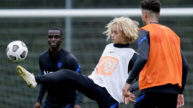 PSG starlet Xavi Simons among five players sent home from Holland's U19 camp for breaking the team's Covid bubble after two - Bóng Đá