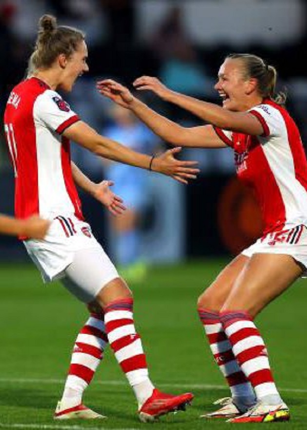  Arsenal Women defeat Man City 5-0 to go top of the Women's Super League  - Bóng Đá